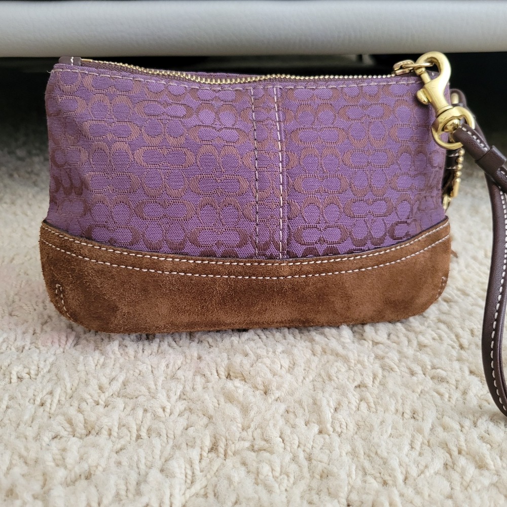 Coach Signature C Jacquard Purple Wristlet Suede Trim Tassel Pouch Gold Hardware - Picture 3 of 9